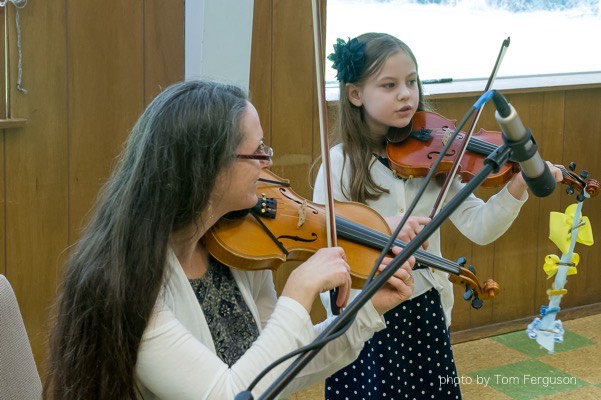 recital, girl playing violin